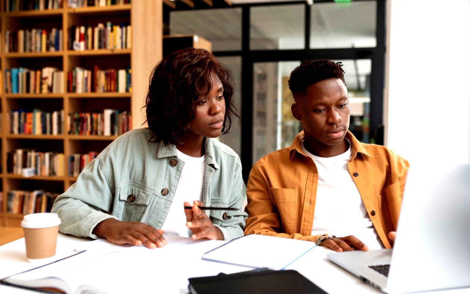 Kreative Arbeitsatmosphäre während des Lernprozesses