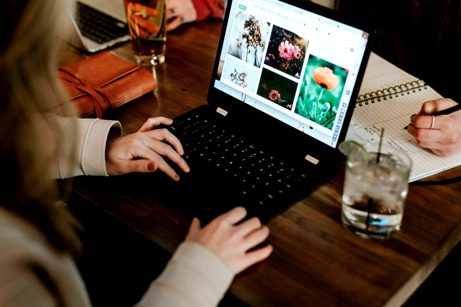 Professionelle Motion Graphics Projekte in verschiedenen Entwicklungsphasen